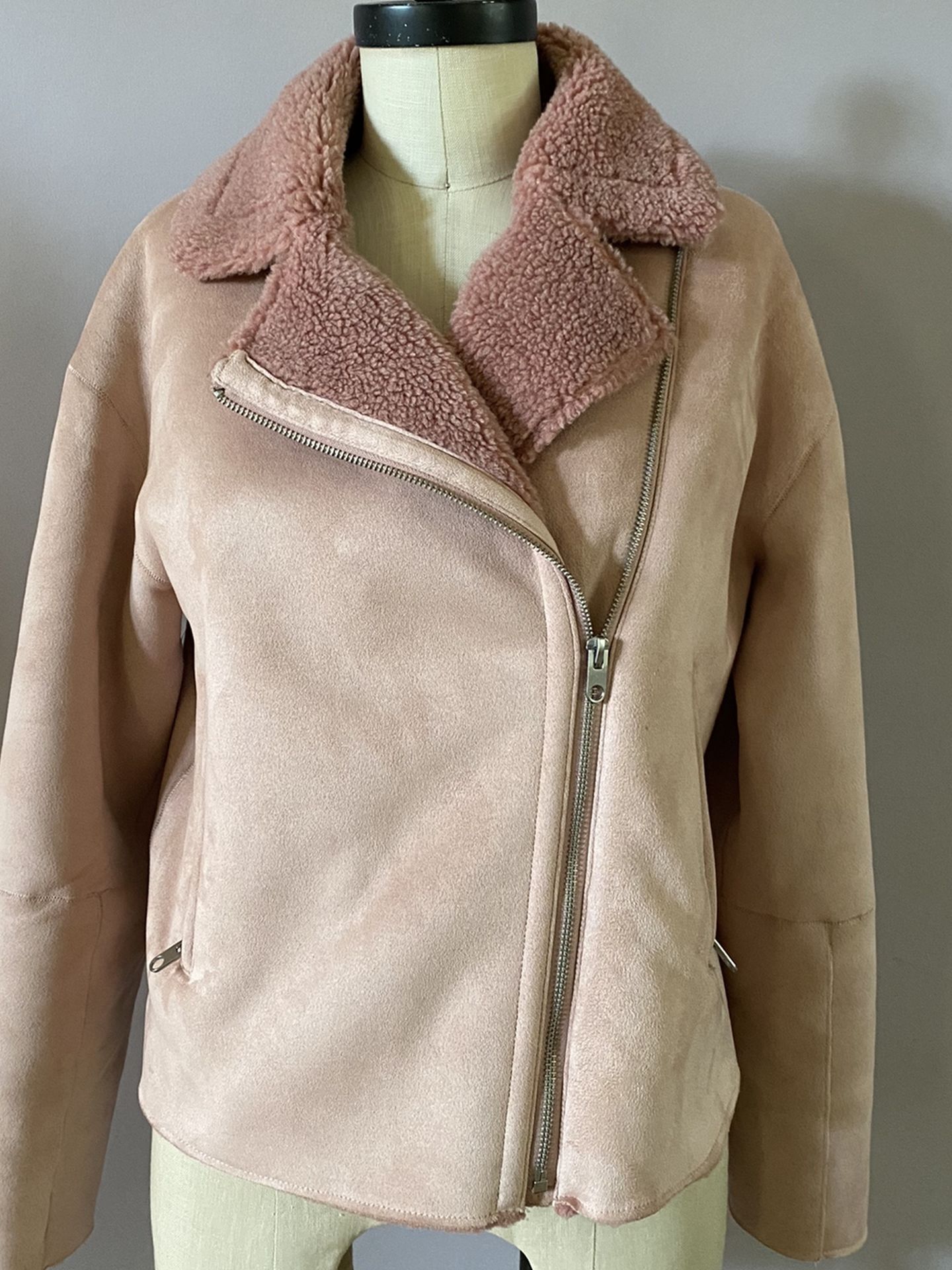 Zara faux shearling jacket size Medium. Dusty pink color