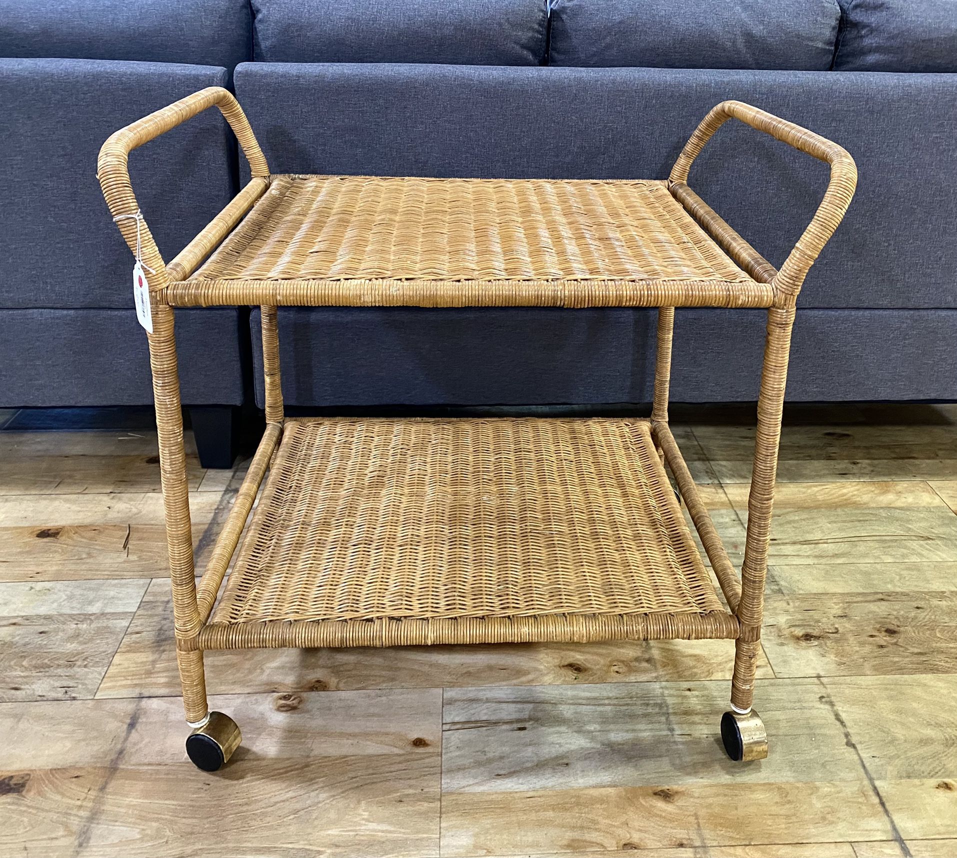 Vintage MCM rattan wicker bar cart W 32” x D 21” x H 30”