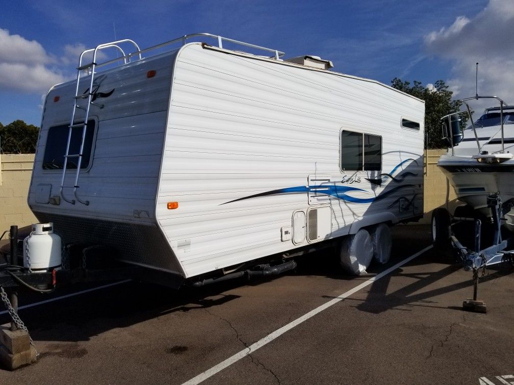 1/2 TON TOWABLE TOY HAULER FITS 4 SEAT RZR for Sale in Peoria, AZ OfferUp