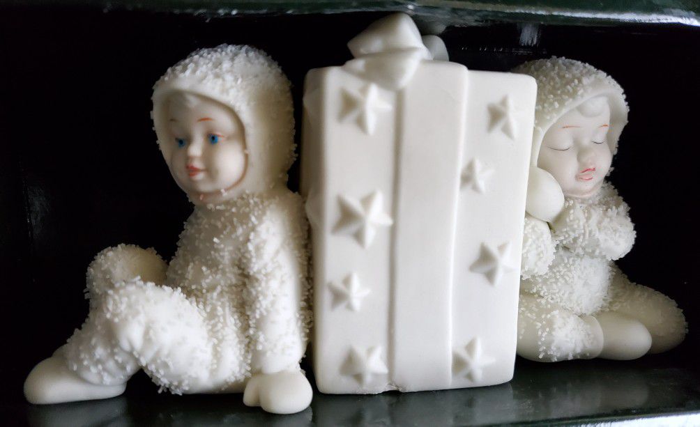 Snowbabies Collectable • "Waiting For Christmas"