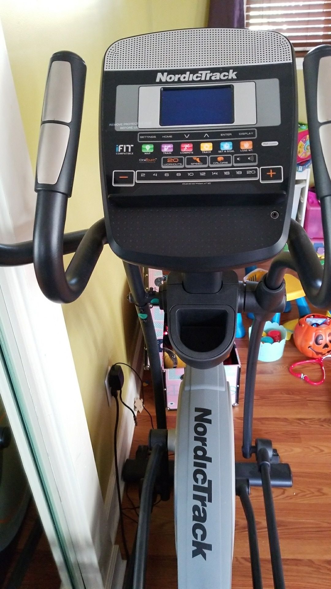 NordicTrack elliptical e6.7 for Sale in Warren, MI - OfferUp