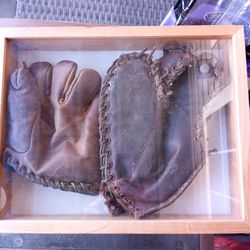 Vintage Baseball Glove Set Thumbnail
