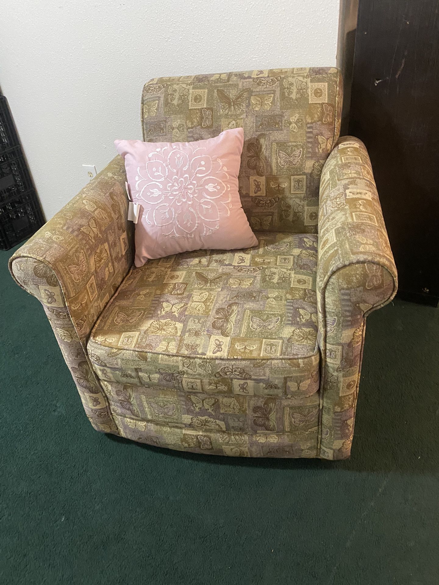 $135-(firm on price)-1 Medium size lightweight butterfly chair this is A regular size chair. (used) as32 inches wide by 33 inches tall by 32 inches de