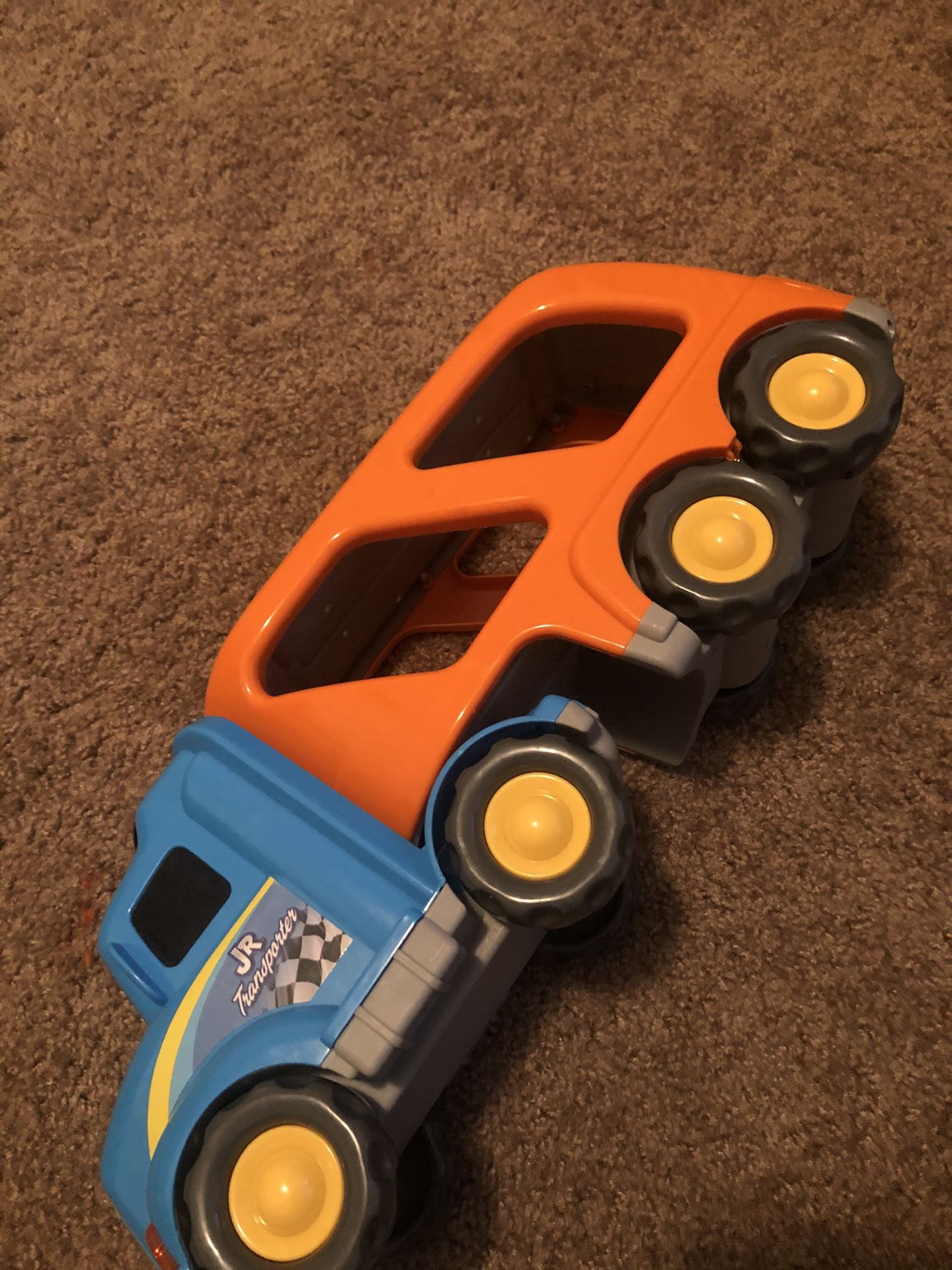 Toy hauler