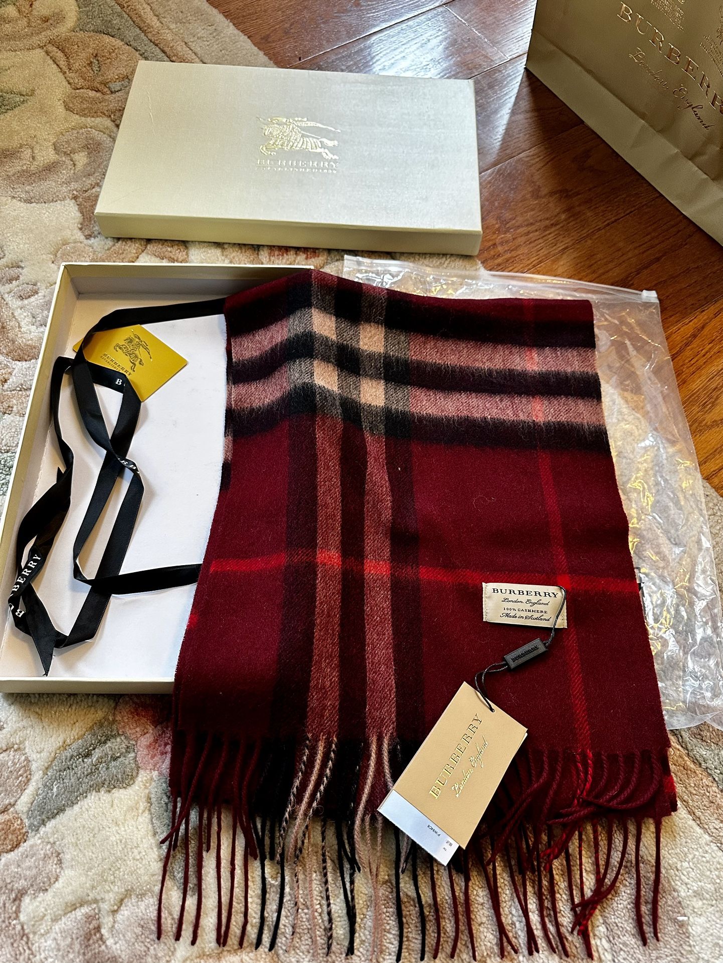 BURBERRY SCARF- 100% CASHMERE