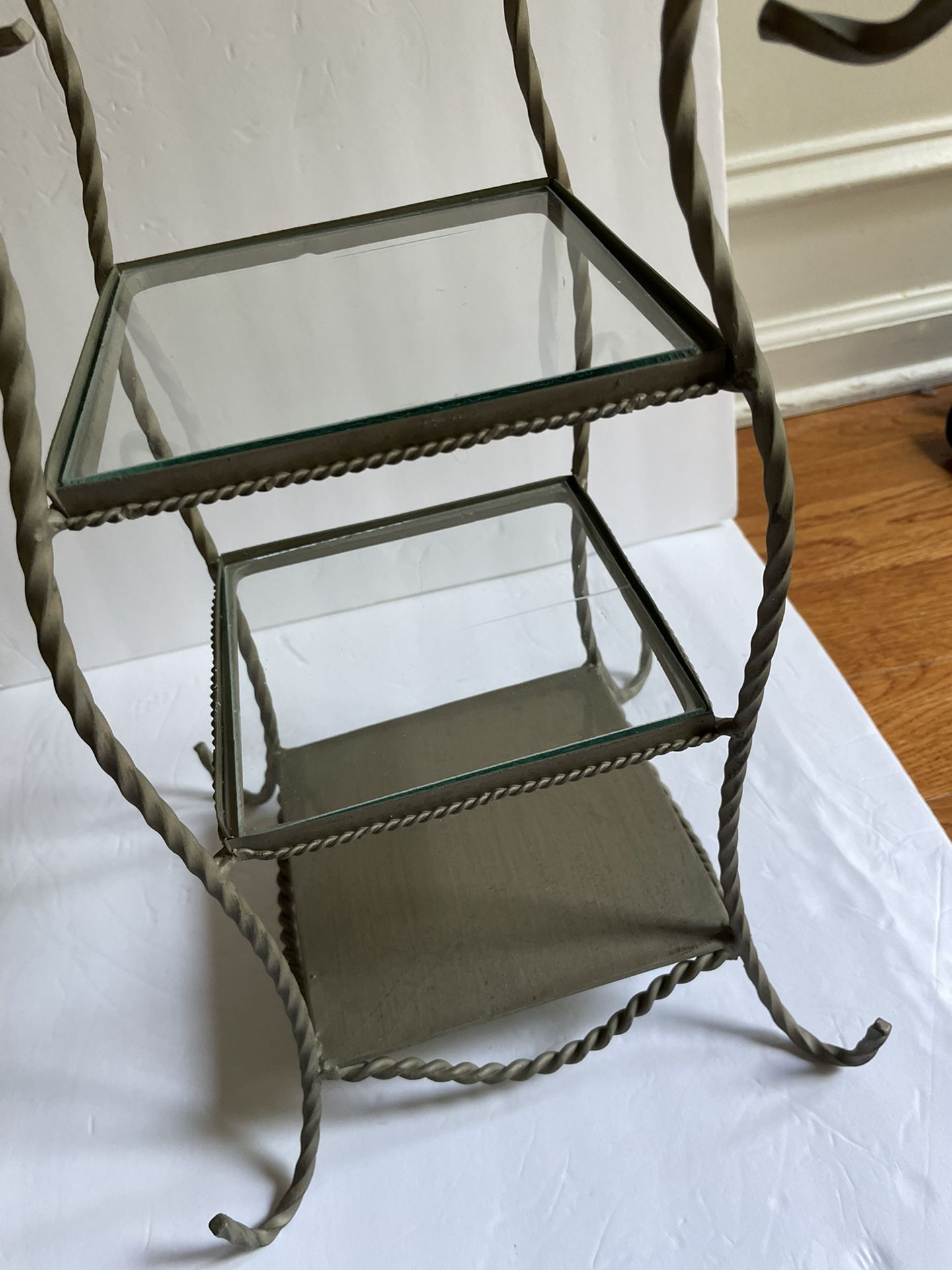 Three - Level Metal/Glass Decorative counter Shelf