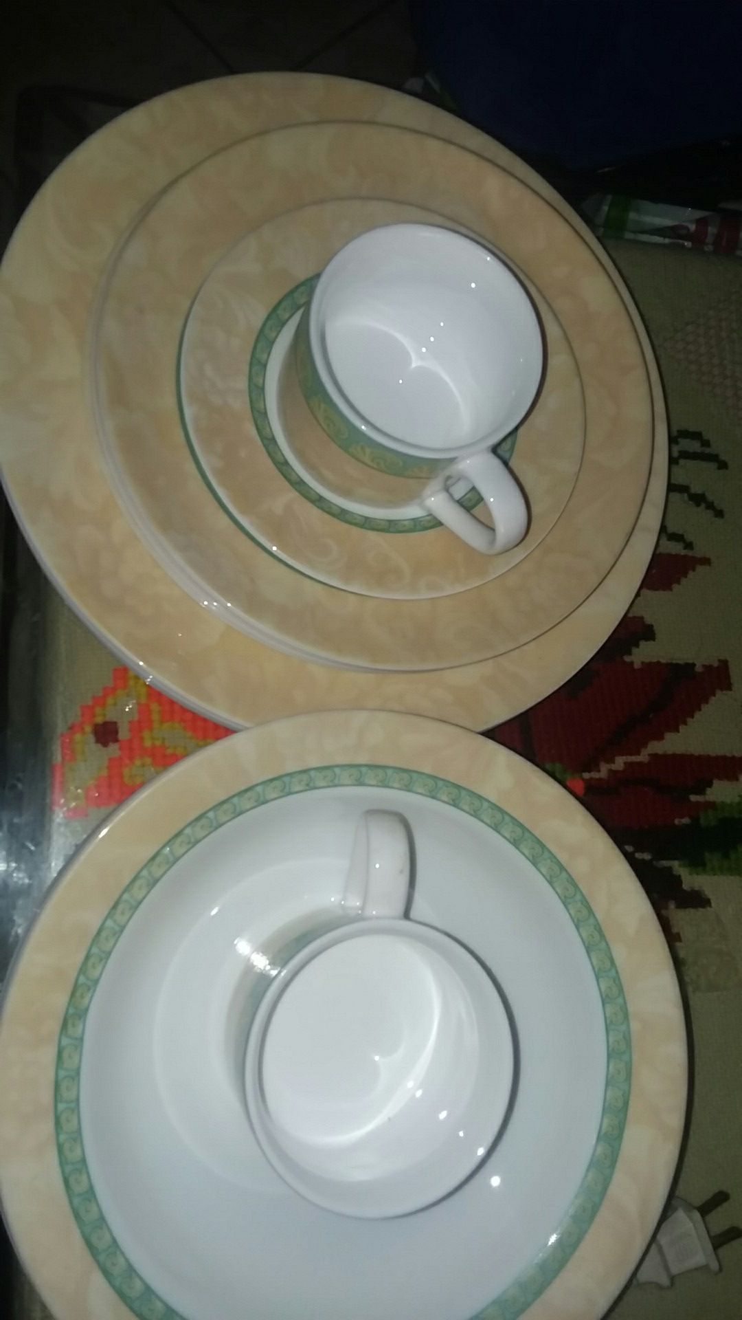 CORNINGWARE DINNERWARE PLATES BOWLS CUPS SET FLORAL LEAF BEAUTIFUL DESIGH
