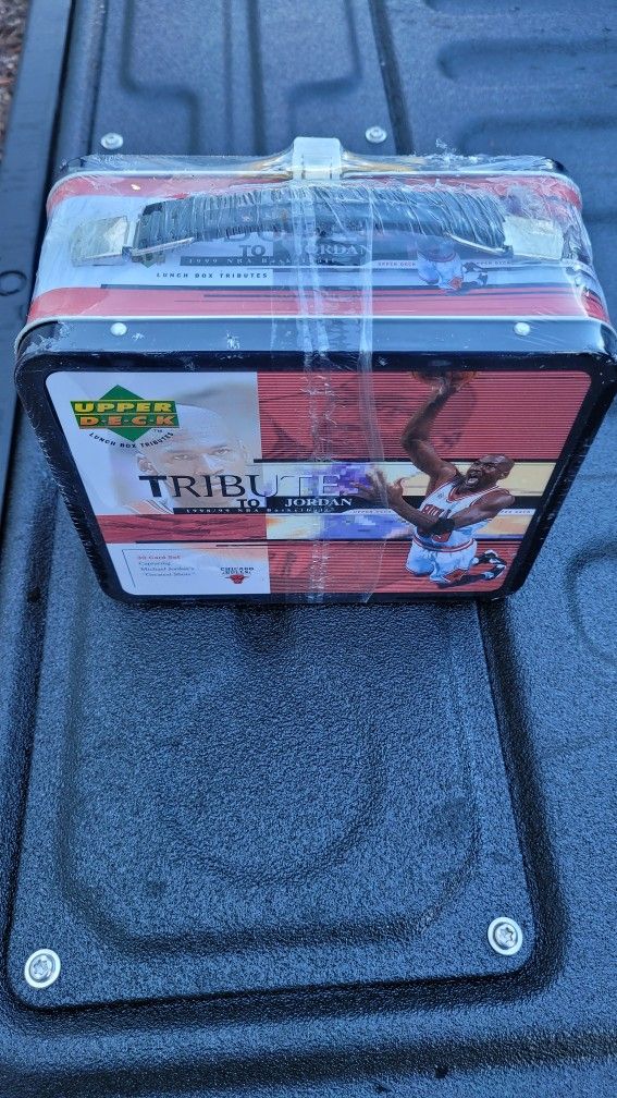 1999 MICHAEL JORDAN TRIBUTE SEALED UPPER DECK 30 CARD SET LUNCH BOX