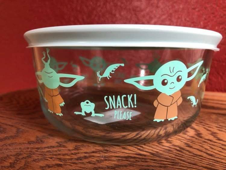 Pyrex glass bowls