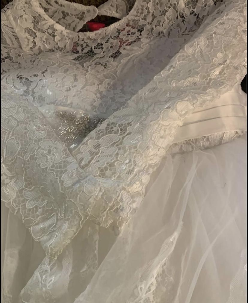 New White Wedding /Pageant Dress With Sequins In Middle / Lace Sleeves Size Youth 12/14