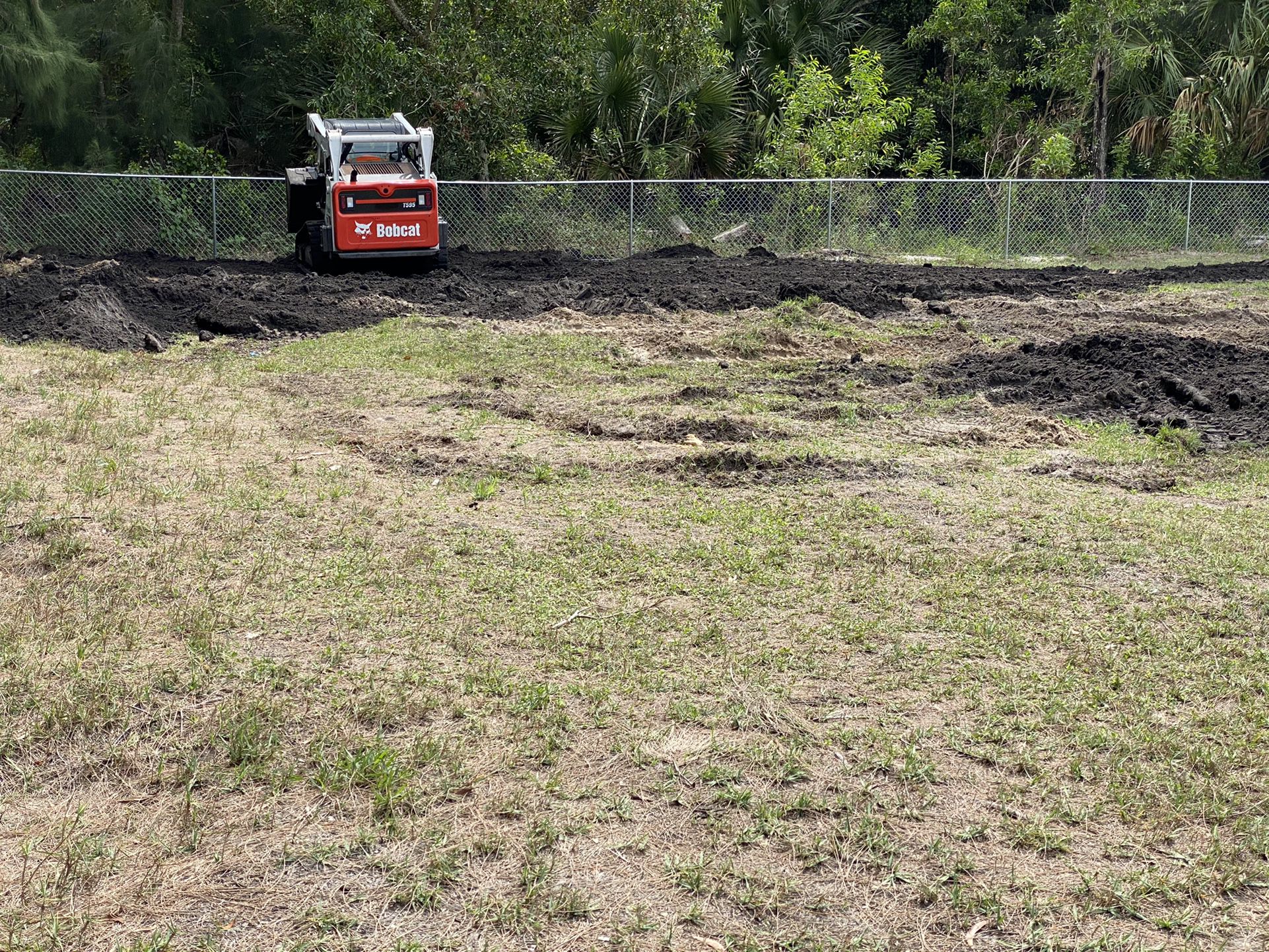 Bobcat / Dirt leveling/ Land Clearing