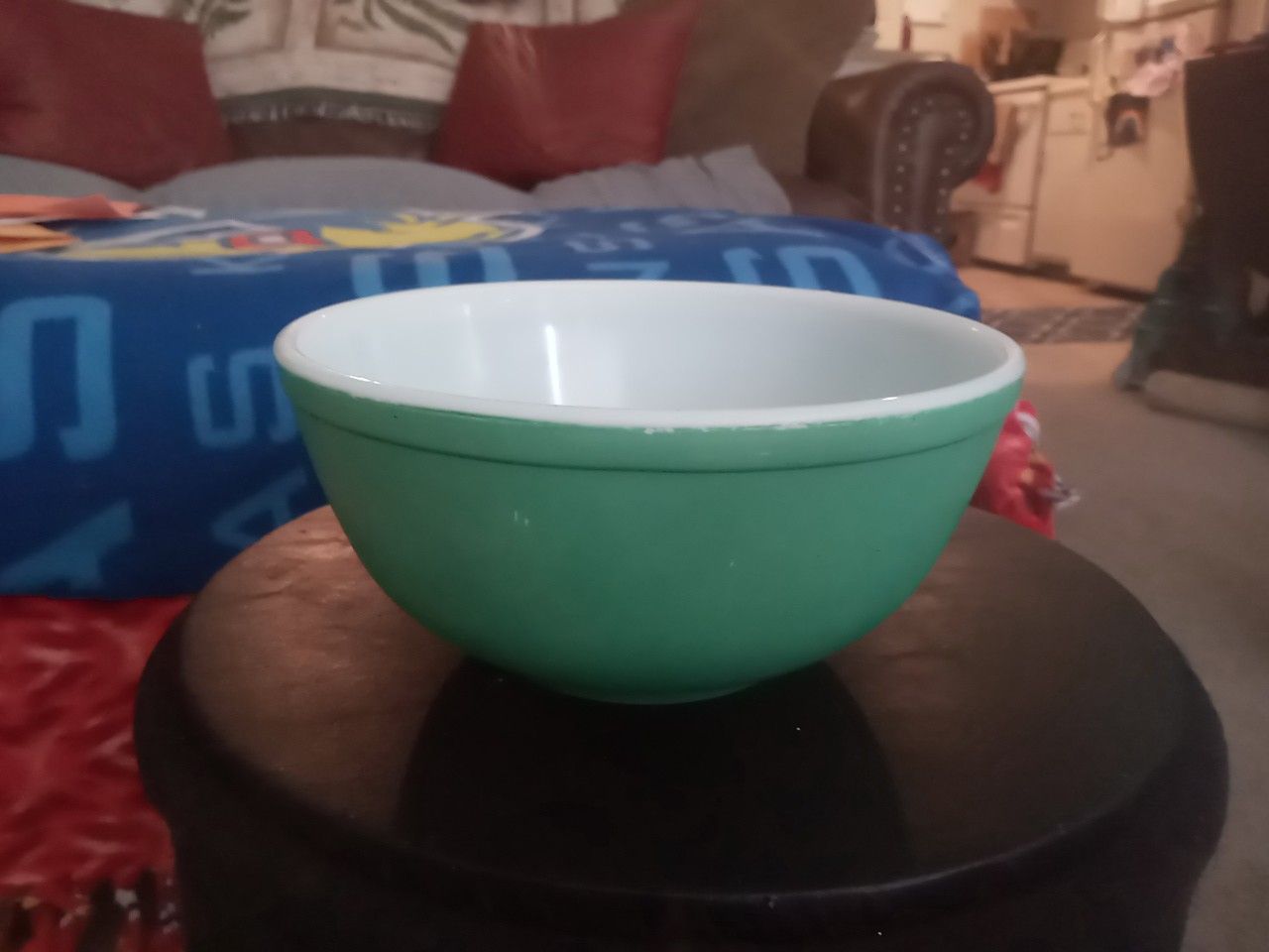 Vintage (1970s) Pyrex mixing bowl 9" x 5"