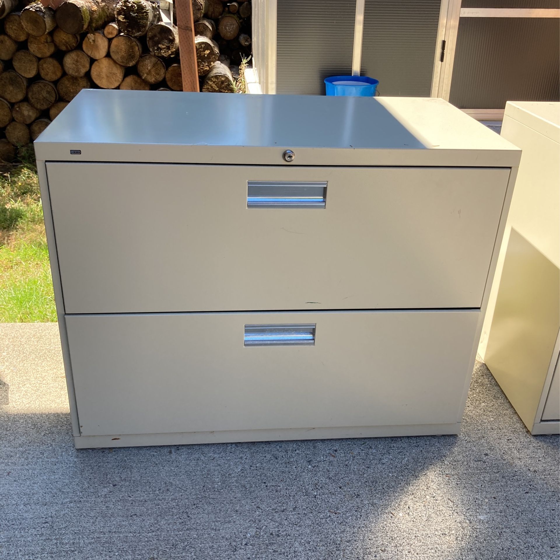 Nice Big 2 drawer File Cabinet