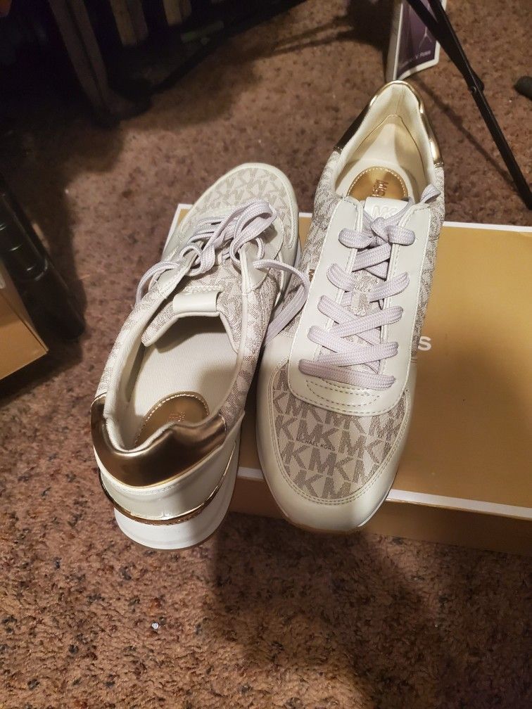 Micheal Kora Shoes Size 9.5