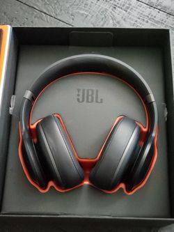 JBL wireless headset