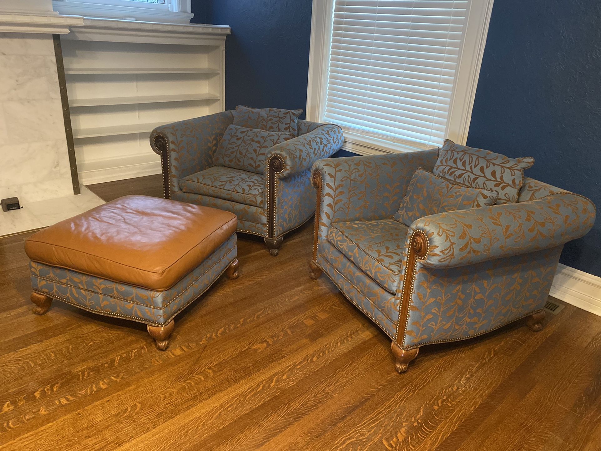 Upholstered Sofa Chairs/Arm Chairs And Ottoman
