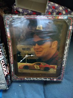 The Altiment Nascar Setup 4 Big 124 Scale And 2 Clocks 16 Small Scale And Over 50 Vintage Cards And A One Of A Kind Signed Picture. By The Man Him Sel Thumbnail