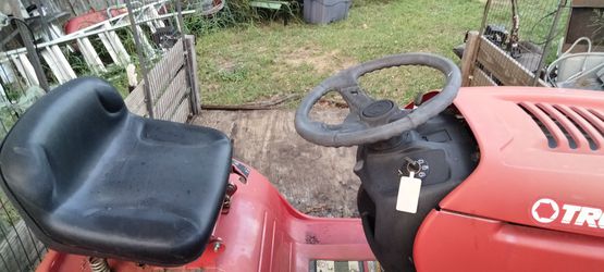 Riding Lawn Mower Troy-bilt Thumbnail