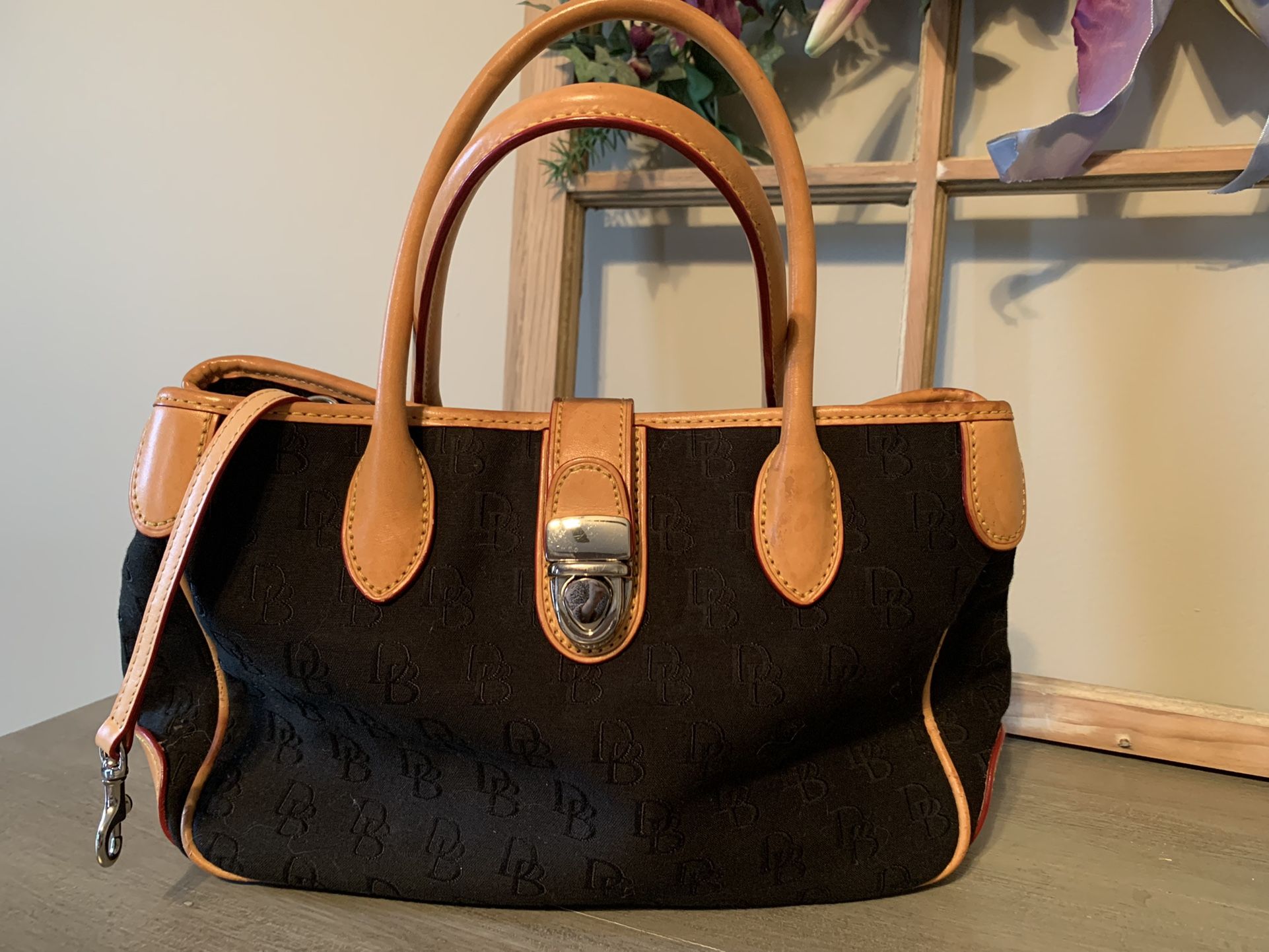 Dooney & Bourke