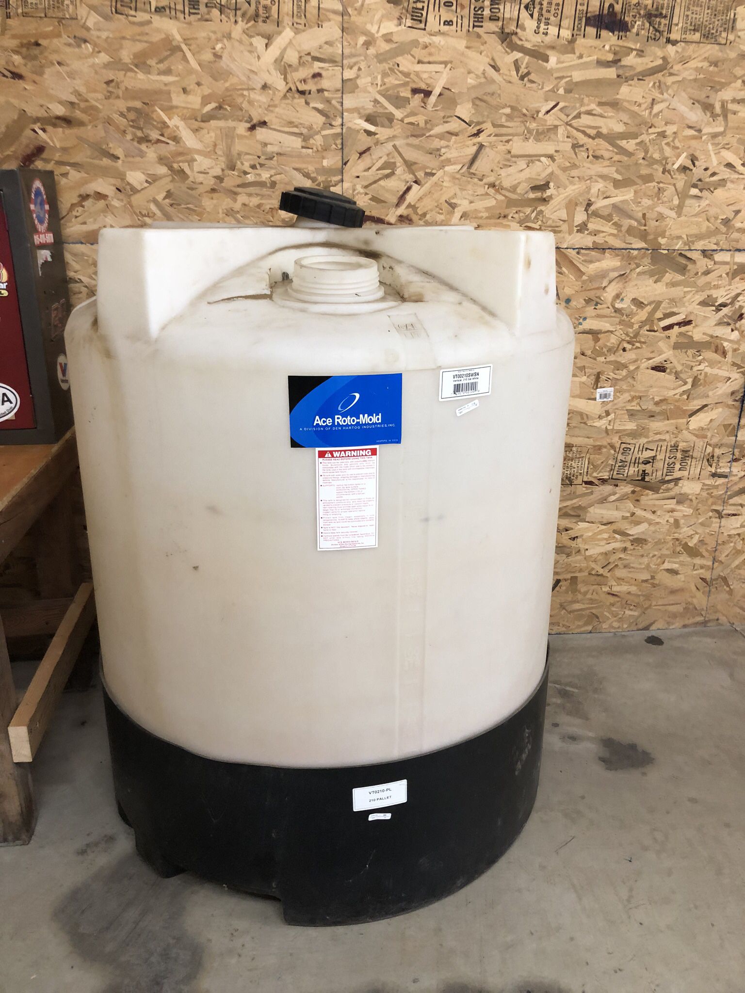 Ace Root Mold 210 Gallon Round Tank with stand 