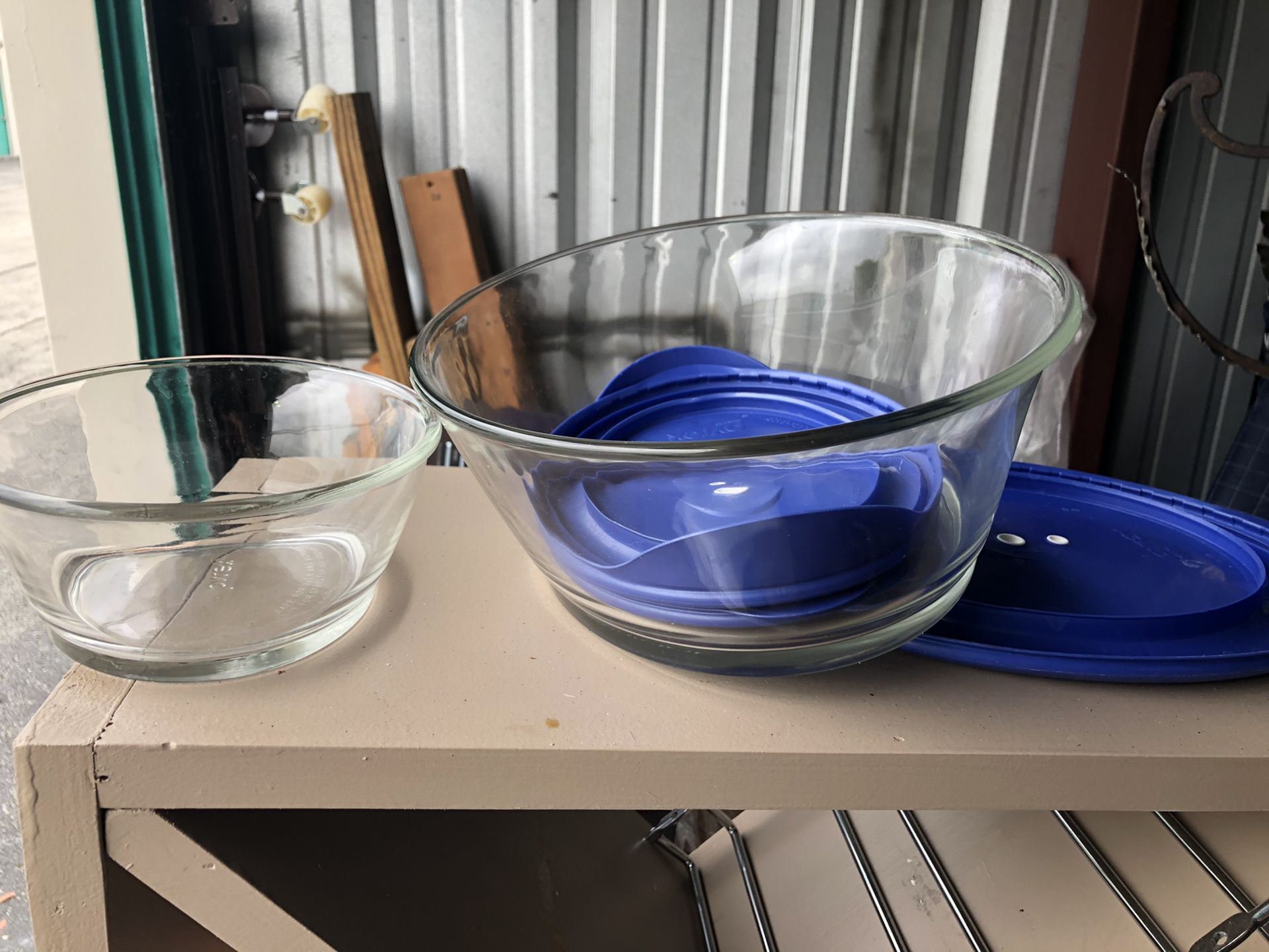 Miscellaneous Pyrex clear bowls