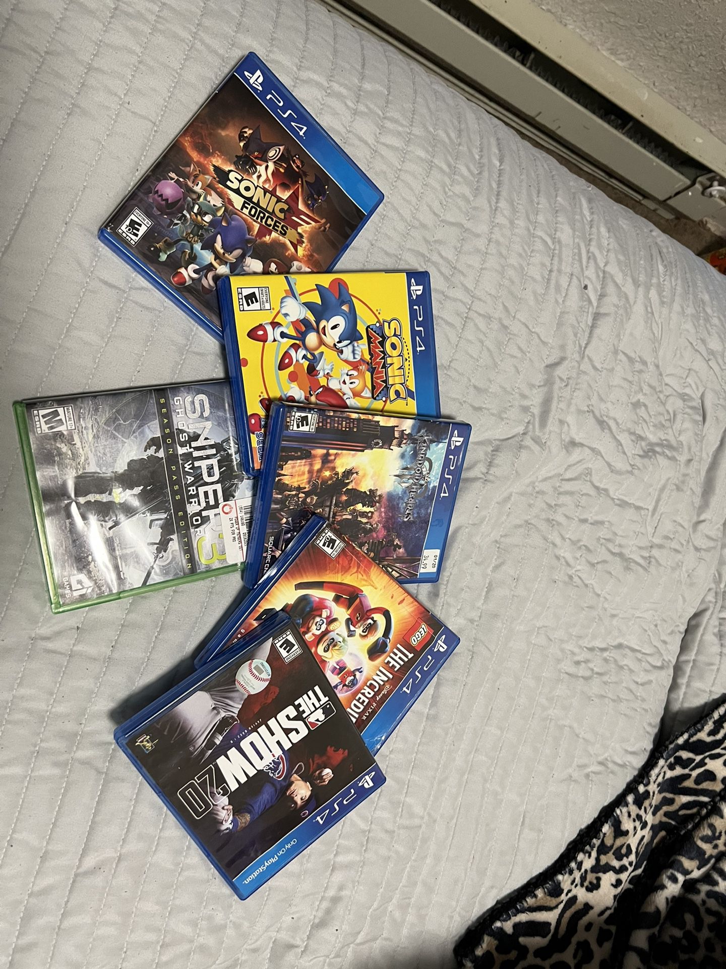 Assorted PlayStation 4 and Xbox one games