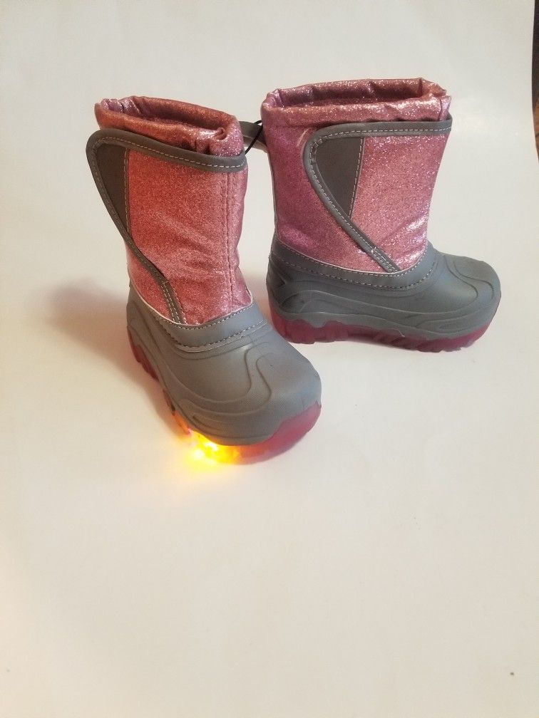 Snow boots Toddler Size 7/ 8 (New)