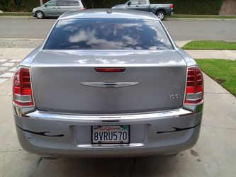 2011 Chrysler 300 Thumbnail