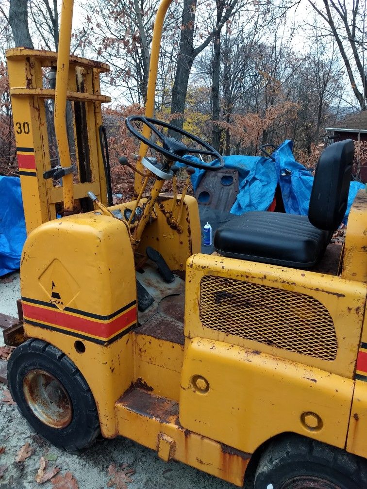 Allis Chalmers Forklift AAC 3000