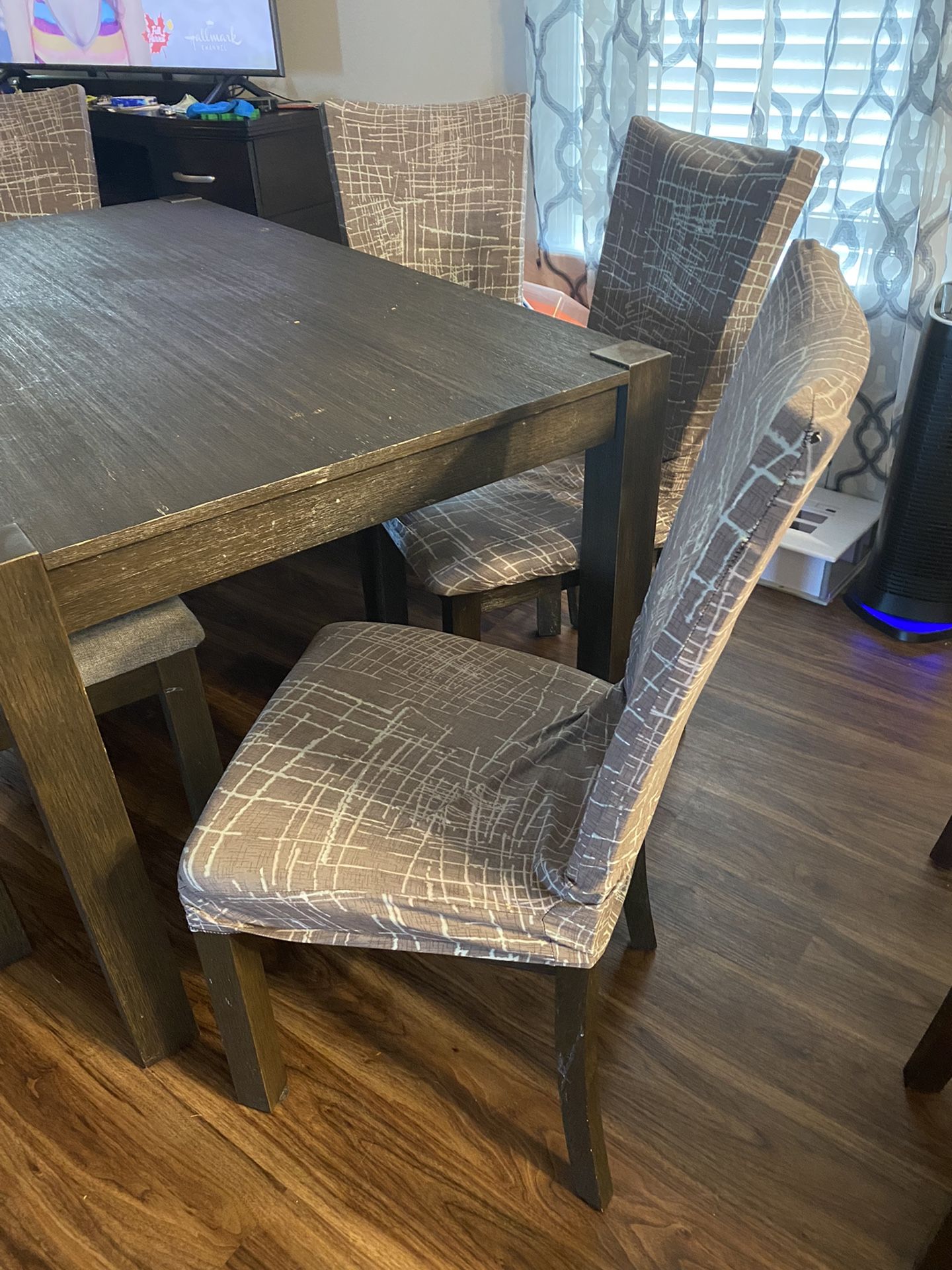 Table 4 Chairs And Bench