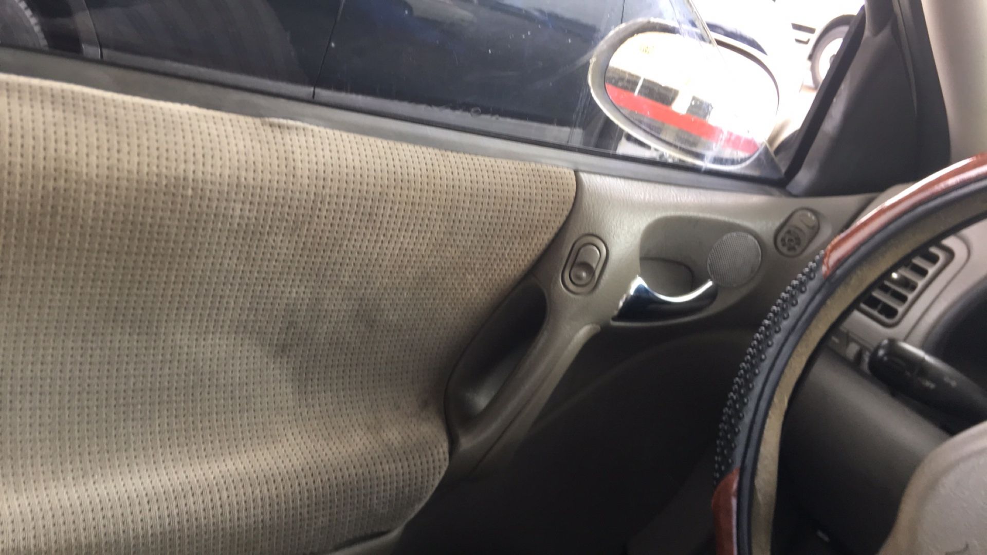 I have a 2001 Saturn it’s a great running car i have the tittle and I drive it every day to work well I can say at least I used you I recently bought