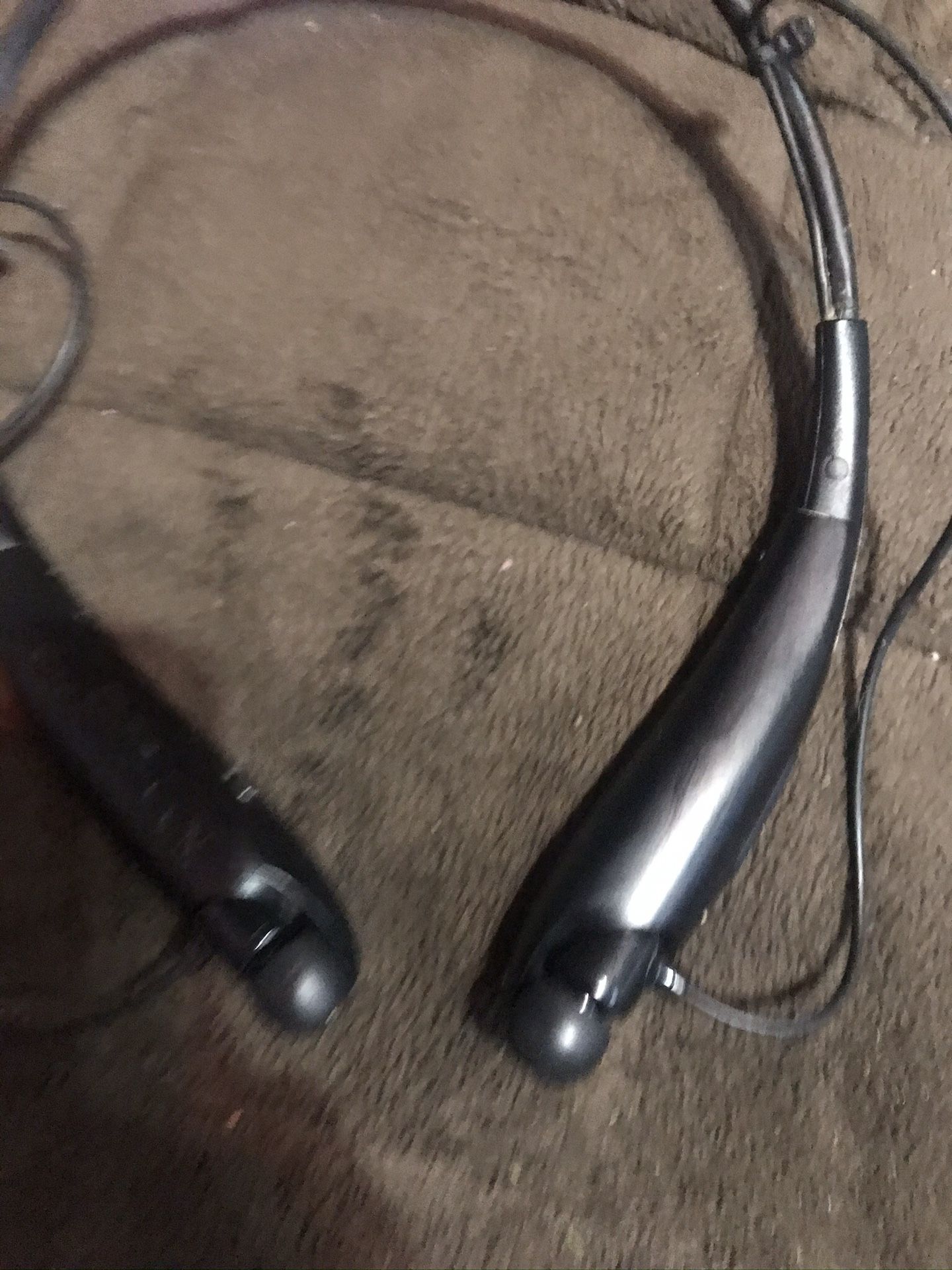 LG wireless headphones
