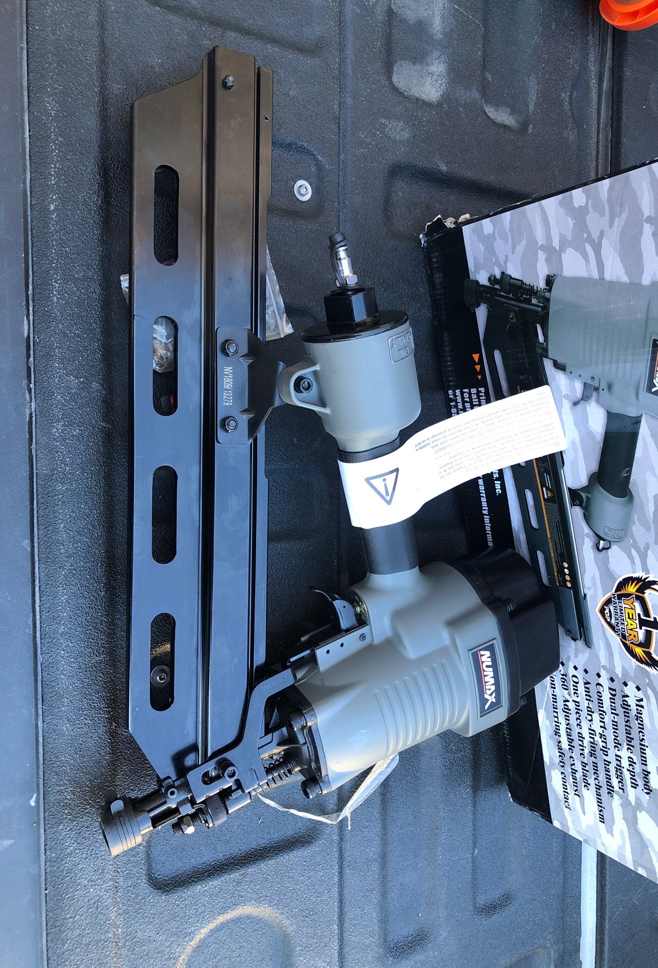 NuMax SFR2190 Pneumatic 21 Degree 31/2" Full Round Head Framing Nailer