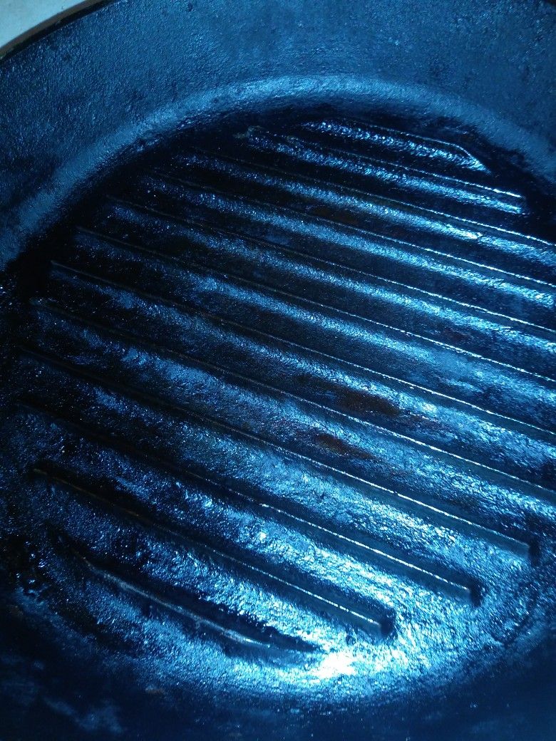 Lodge Cast Iron 10" Skillet