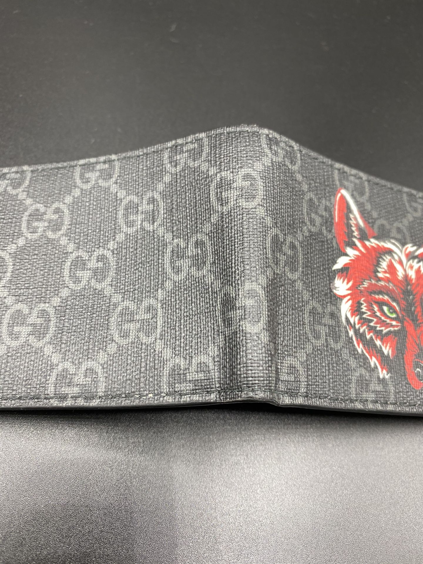 Gucci Wolf Print Wallet GG Supreme Authentic