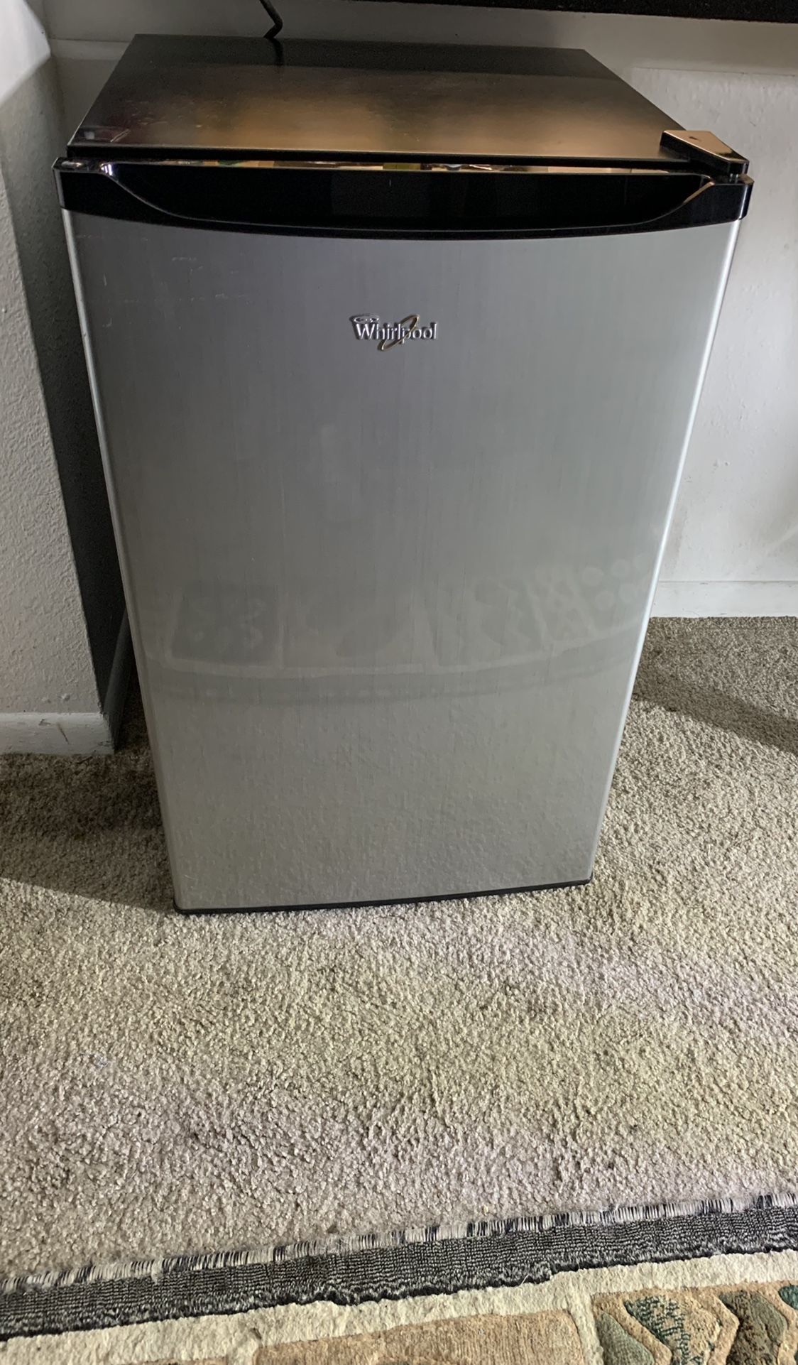 Whirlpool Mini Fridge for Sale in Tampa, FL OfferUp