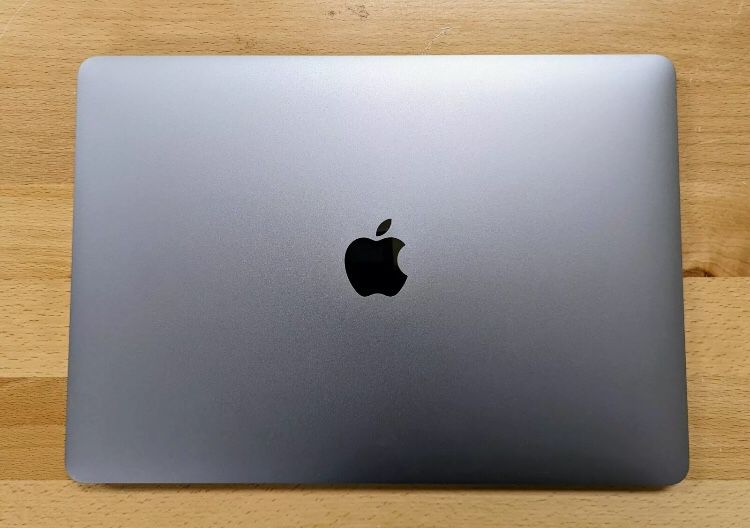 Apple MacBook Pro Touch Bar 13 Laptop | 2020 | SSD | RETINA | MACOS MONTEREY.