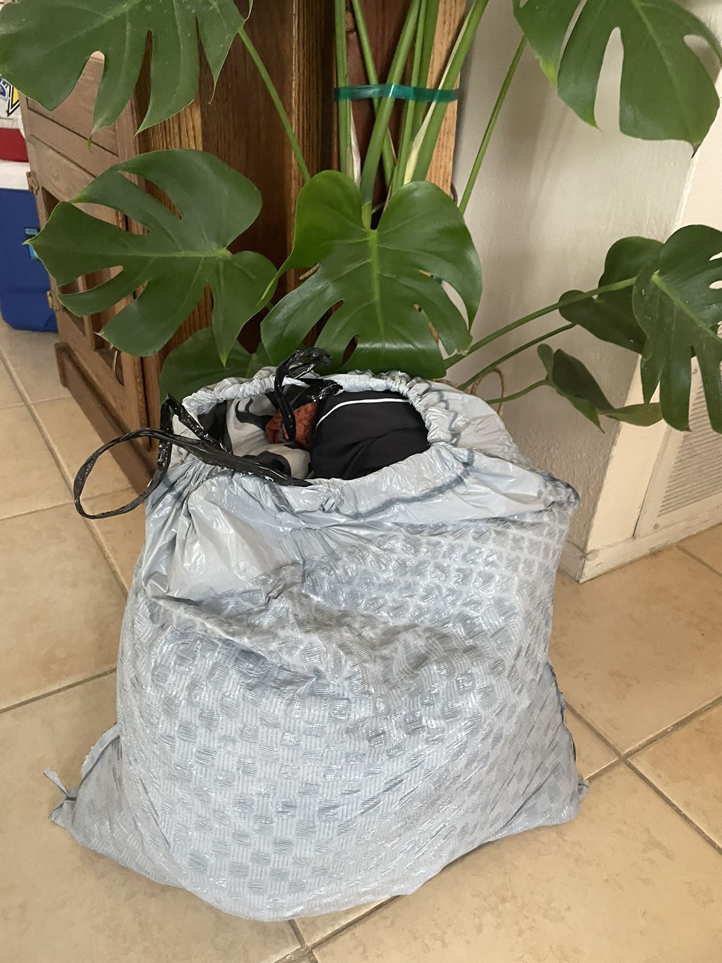 Bags Of Womens Clothes/Shoes Name Brands, Zara, Patagonia, Adidas, Some New With Tag