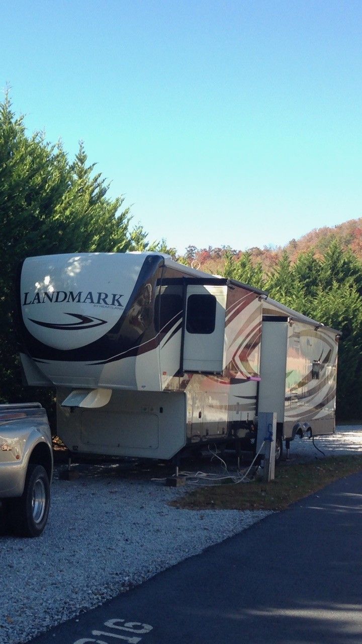 2013 Landmark 5th wheel Key Largo Edition for Sale in Lake Worth, FL