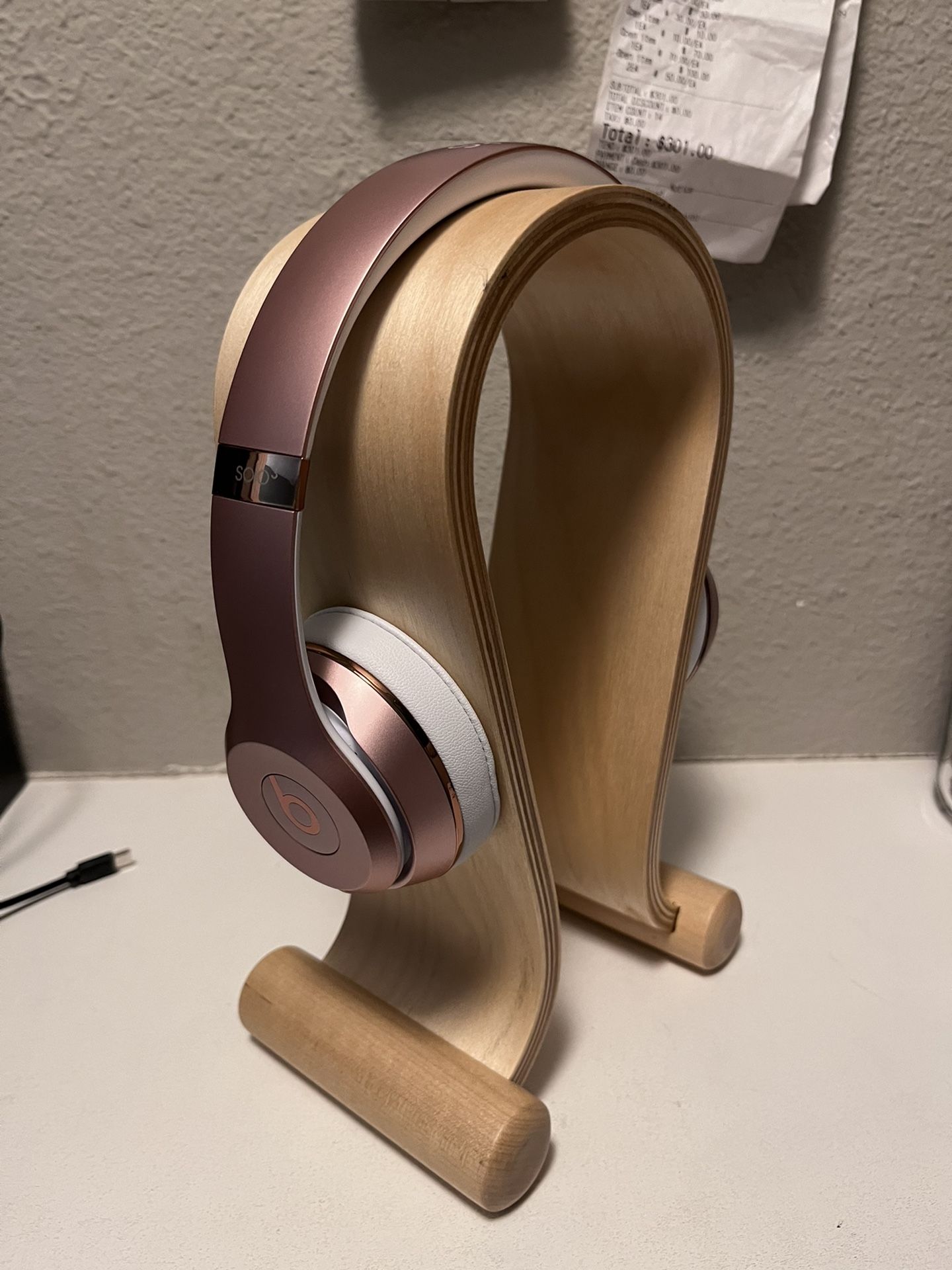 Beats Solo3 Wireless On-Ear Headphones - Apple W1 Headphone Chip, Class 1 Bluetooth, 40 Hours of Listening Time, Built-in Microphone - Rose Gold (Late
