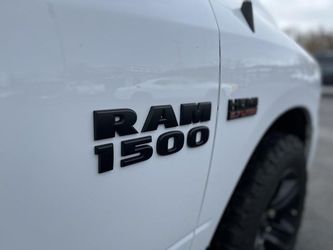 2018 RAM 1500 Thumbnail