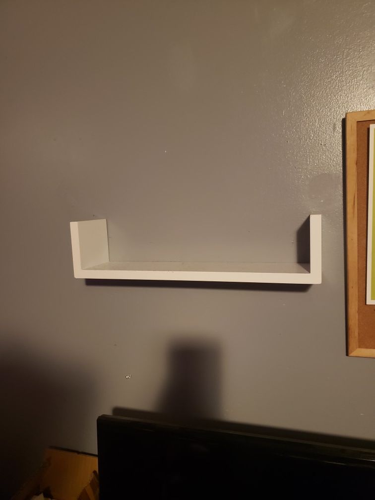Floating shelves
