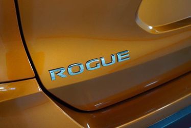 2017 Nissan Rogue Thumbnail