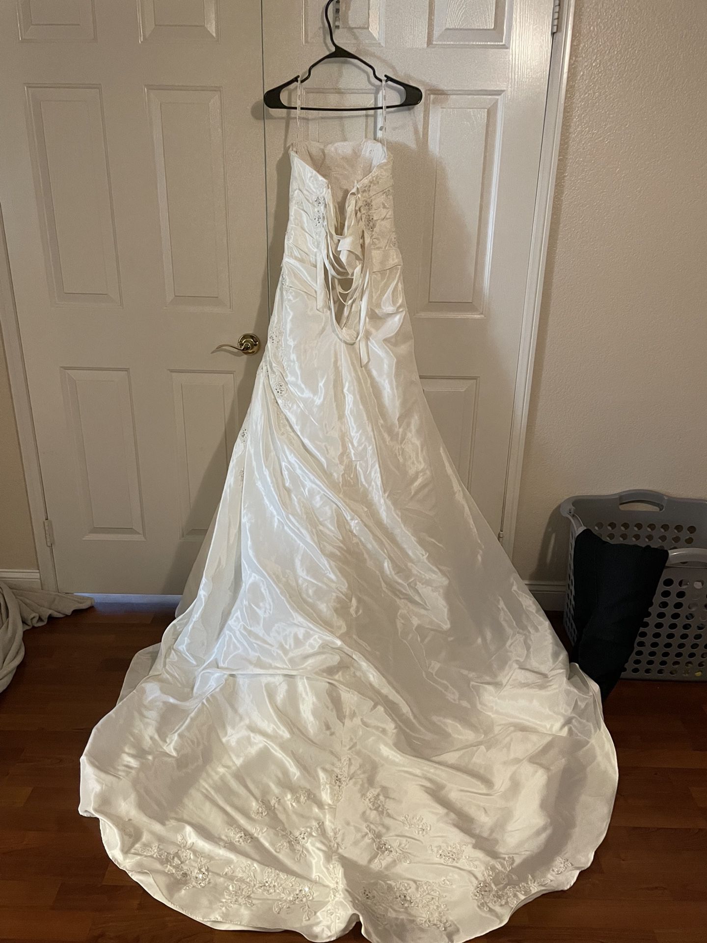 Wedding dress - Size 4
