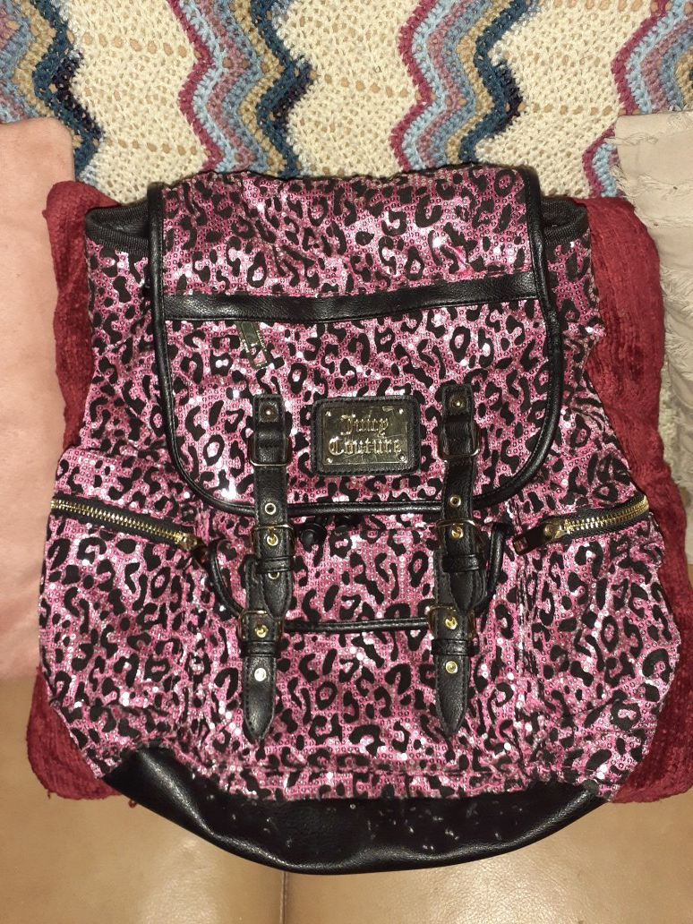 MOCHILA JUICY CAUTURE EXELENTES CONDICIONES...