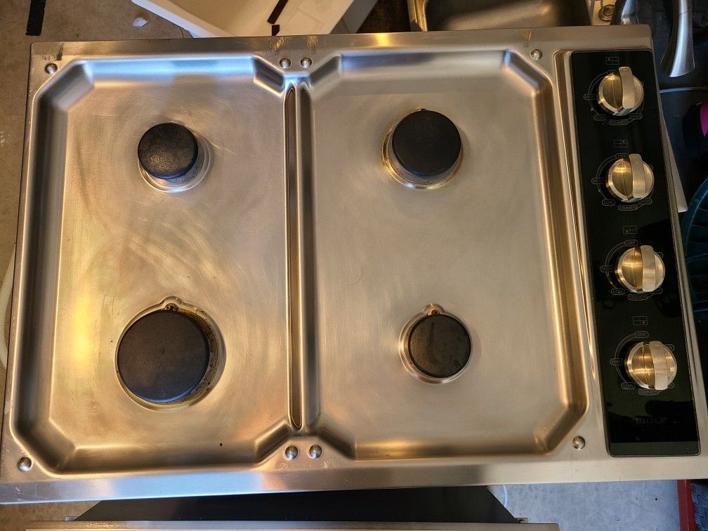 WOLF Gas Cooktop W/ Fan and Blower