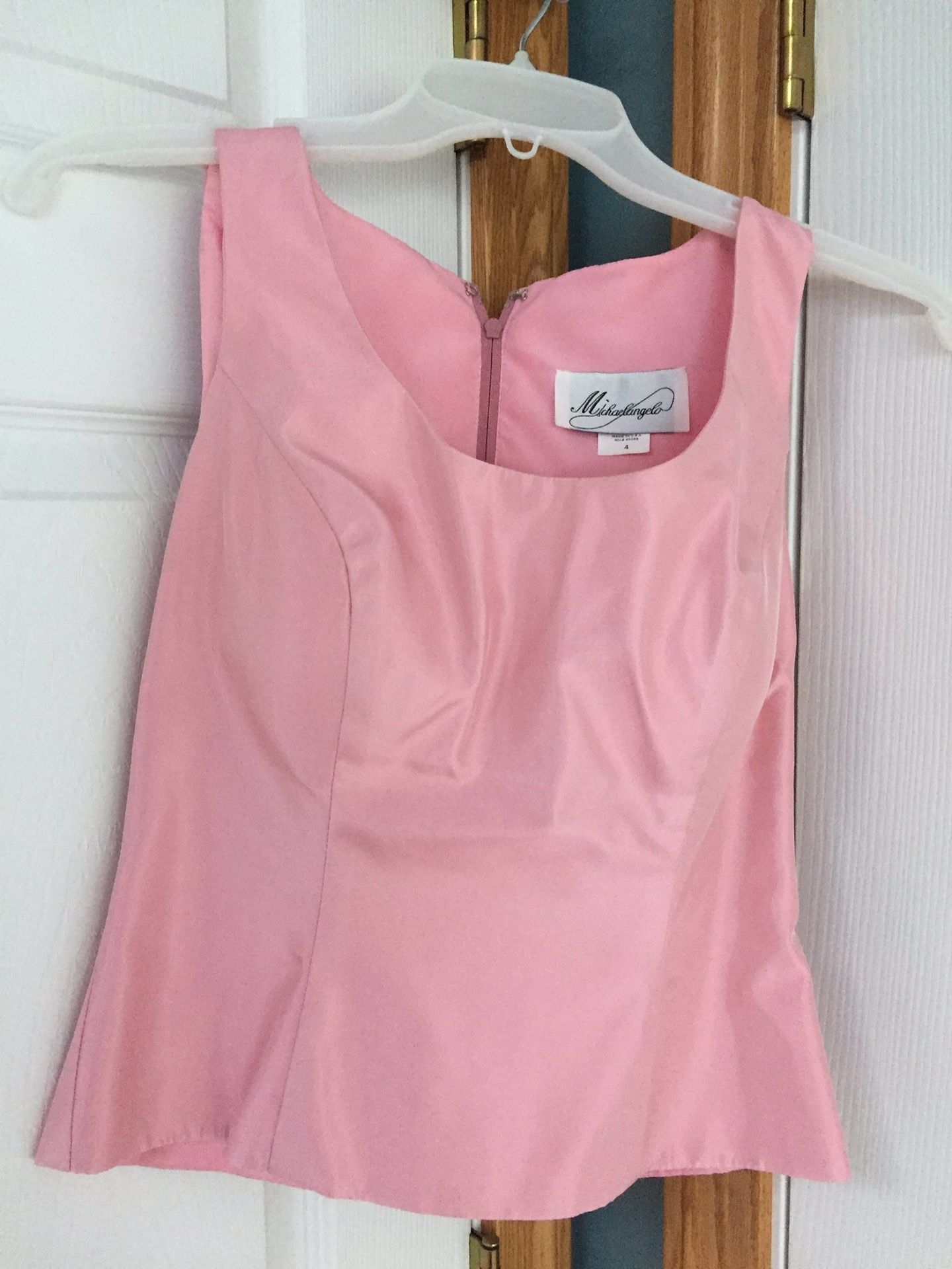 Formal Full length gown, shawl, and matching shoes. See all pictures. Gown Size 4