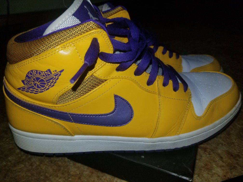 Lakers Mid Air Jordans Size 12 Like New