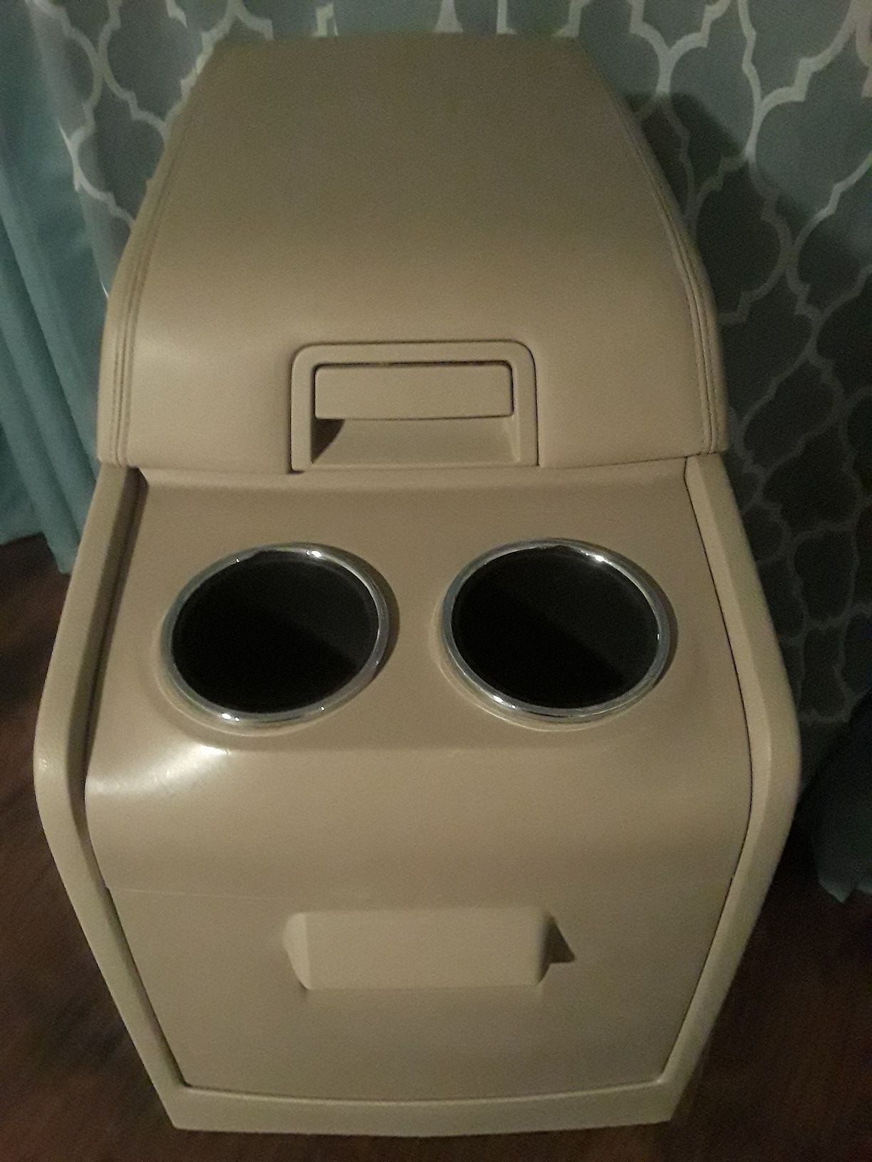 FoMoCo 2007 Lincoln Navigator 2nd Row Center Console (Excellent