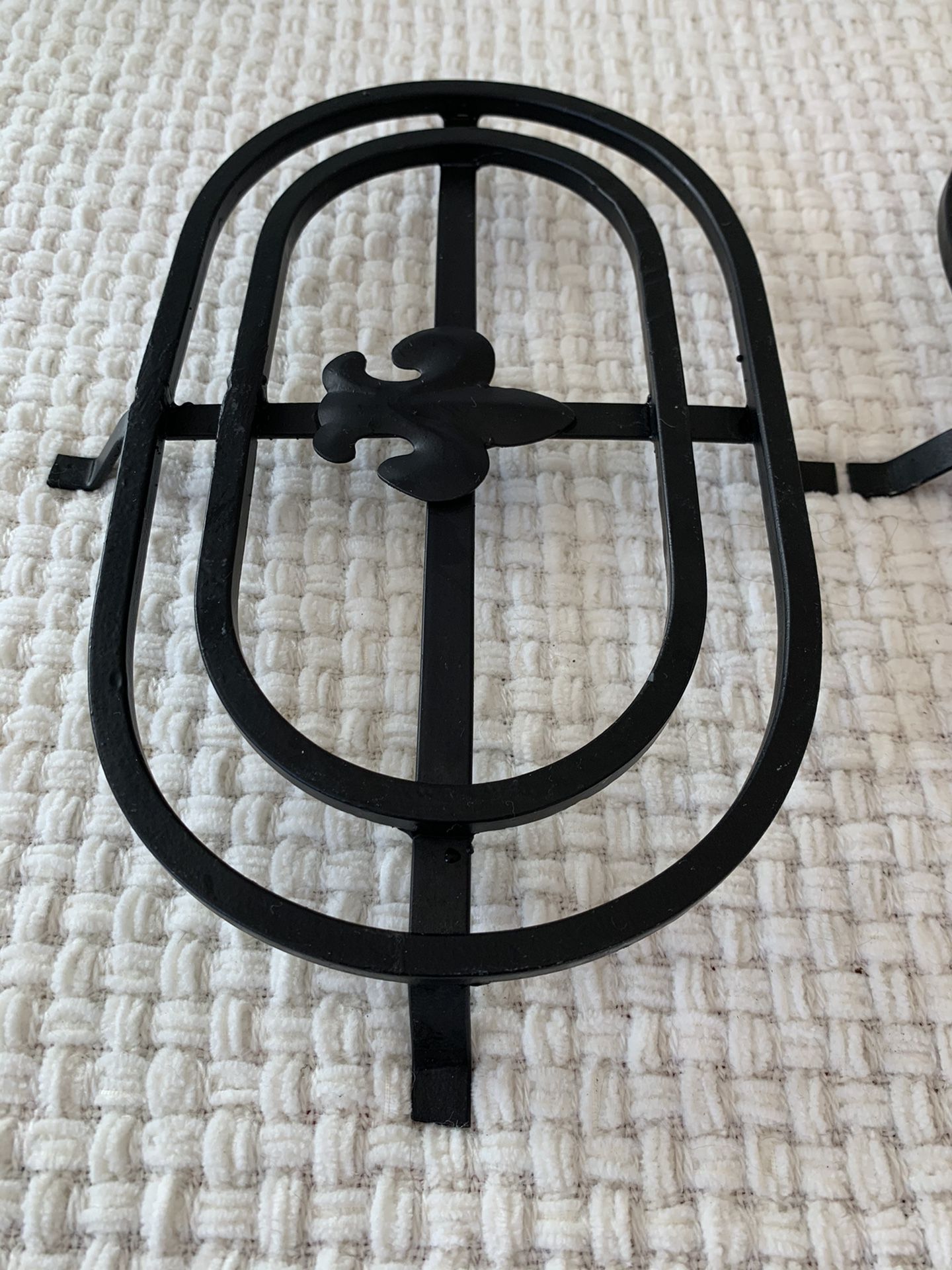 Set of two kitchen cooling trivets
